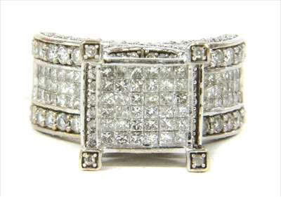 Lot 69 - A white gold diamond ring