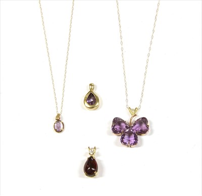 Lot 29 - A gold amethyst shamrock pendant