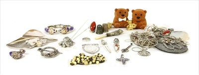 Lot 103 - A quantity of silver and costume jewellery