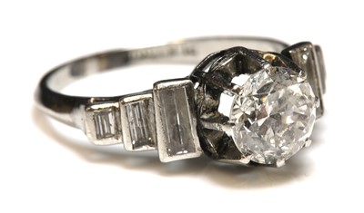 Lot 124 - A platinum single stone diamond ring, c.1920