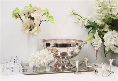 Lot 1216 - A collection of interior design items