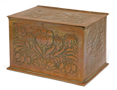 Lot 121 - A Keswick School of Industrial Arts' copper box