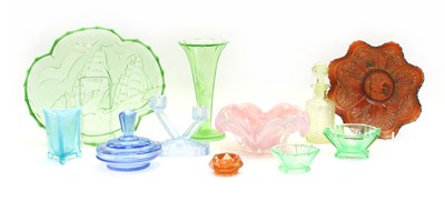 Lot 318 - A large collection of glassware