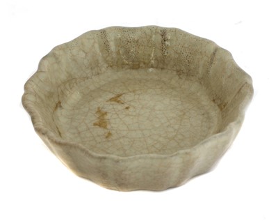 Lot 2 - A Chinese ge ware brush washer