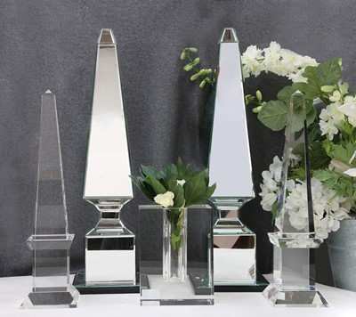 Lot 1226 - Interior design items