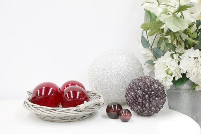 Lot 1223 - Interior design items