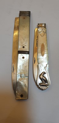 Lot 48 - Five silver and mother-of-pearl folding fruit knives