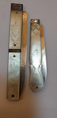 Lot 48 - Five silver and mother-of-pearl folding fruit knives
