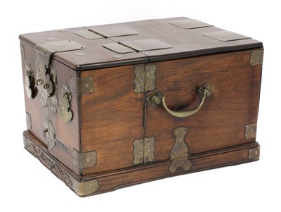 Lot 258 - A Chinese huanghuali toilet box