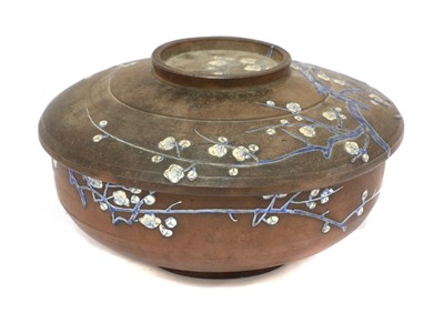 Lot 219 - A Chinese Yixing zisha box and cover