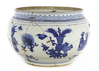 Lot 236 - A Chinese blue and white jar