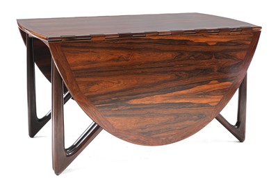Lot 147 - A rosewood dining table
