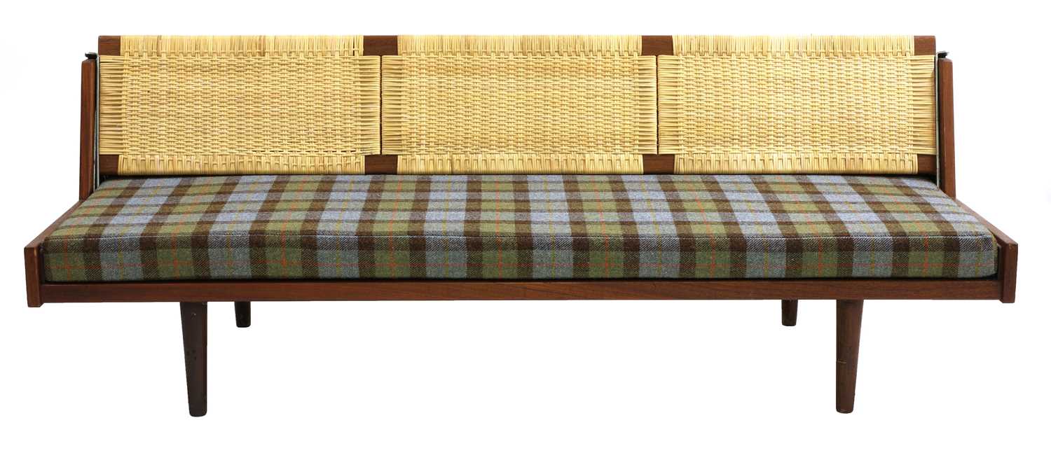 Lot 196 - A 'Model GE259' teak daybed
