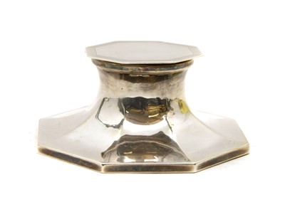 Lot 156 - An octagonal silver capstan inkwell