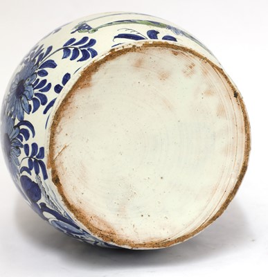 Lot 88 - A delft drug jar