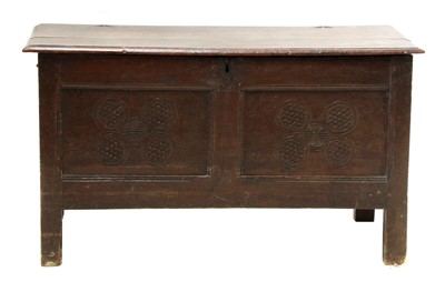 Lot 882 - An oak coffer