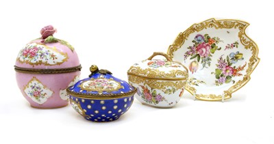 Lot 552 - A Continental porcelain leaf dish and matching box