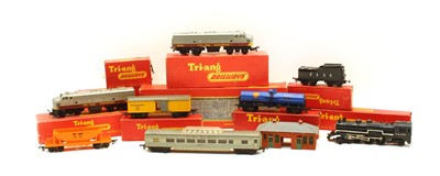 Lot 291 - A quantity of boxed Tri-ang 00 guage locomotives and tender