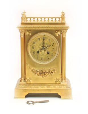 Lot 532 - An early 20th century French brass mantel clock