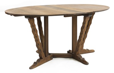 Lot 260 - An oak gateleg table