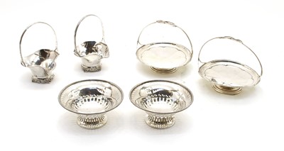 Lot 363 - A pair of Edwardian circular bon-bon dishes