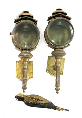 Lot 356 - A pair of large brass coaching lamps