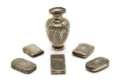 Lot 521 - A quantity of vesta cases