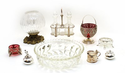 Lot 282 - A collection of silver plated items