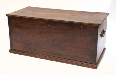 Lot 796 - A large elm blanket box