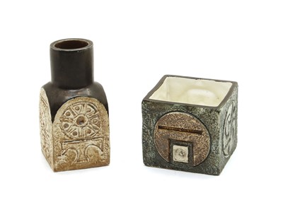 Lot 598 - A Troika pottery vase