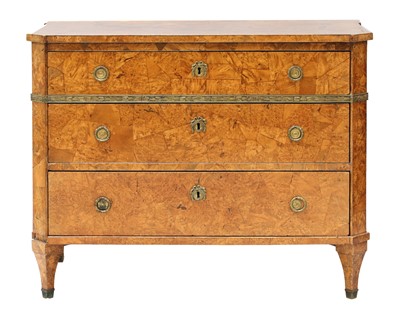 Lot 386 - A Baltic burr walnut commode