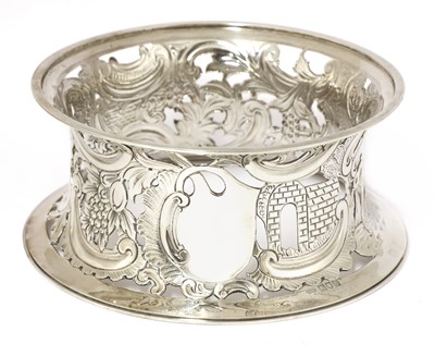 Lot 34 - A silver potato ring