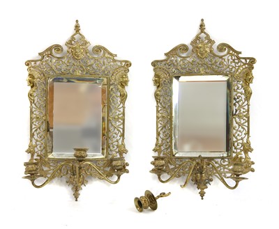 Lot 323 - A pair of girondoles