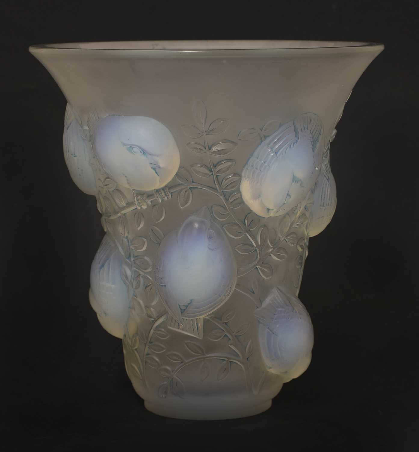 Lot 85 - A Lalique 'St Francois' glass vase