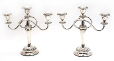 Lot 218 - A collection of silver items