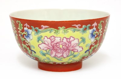 Lot 397 - A Chinese famille rose bowl