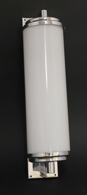 Lot 445 - An Art Deco chrome wall light