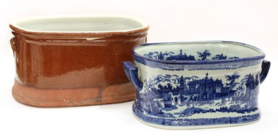Lot 121 - A large Victorian pottery footbath