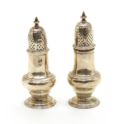 Lot 72 - A George III silver peperette