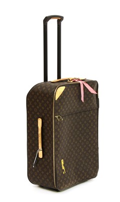 Lot 111 - A Louis Vuitton monogrammed canvas 'Pégase Légère 65' suitcase