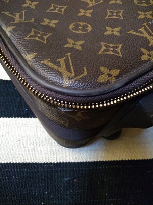 Lot 110 - A Louis Vuitton monogrammed canvas 'Pégase Légère 55' suitcase