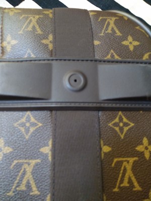 Lot 110 - A Louis Vuitton monogrammed canvas 'Pégase Légère 55' suitcase