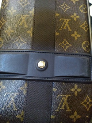 Lot 110 - A Louis Vuitton monogrammed canvas 'Pégase Légère 55' suitcase