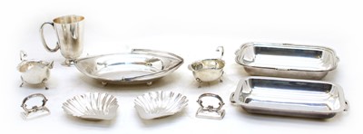Lot 195 - A silver sauce boat