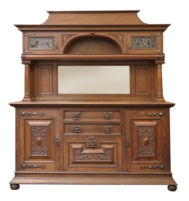 Lot 158 - An oak sideboard