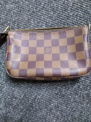 Lot 17 - Louis Vuitton 'Marais' Damier Ebène bucket bag
