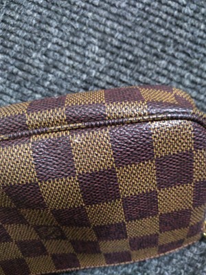 Lot 17 - Louis Vuitton 'Marais' Damier Ebène bucket bag