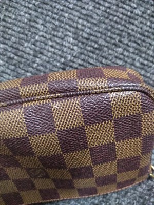 Lot 17 - Louis Vuitton 'Marais' Damier Ebène bucket bag