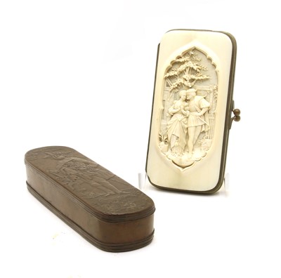 Lot 321 - A Dieppe ivory and silver plated purse