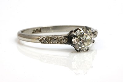 Lot 146 - A single stone diamond ring, c.1930
